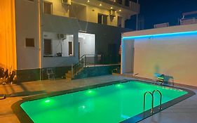 Guest House Elvis Caca